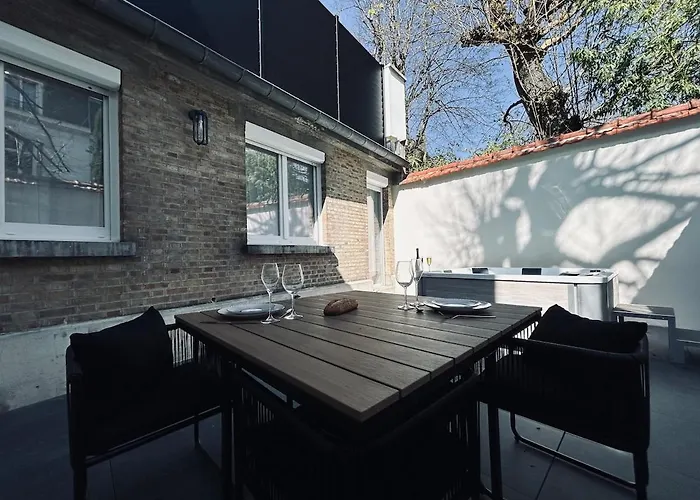 2 Lenoir T2 Spacieux Avec Jacuzzi Au Centre-ville Apartment Reims